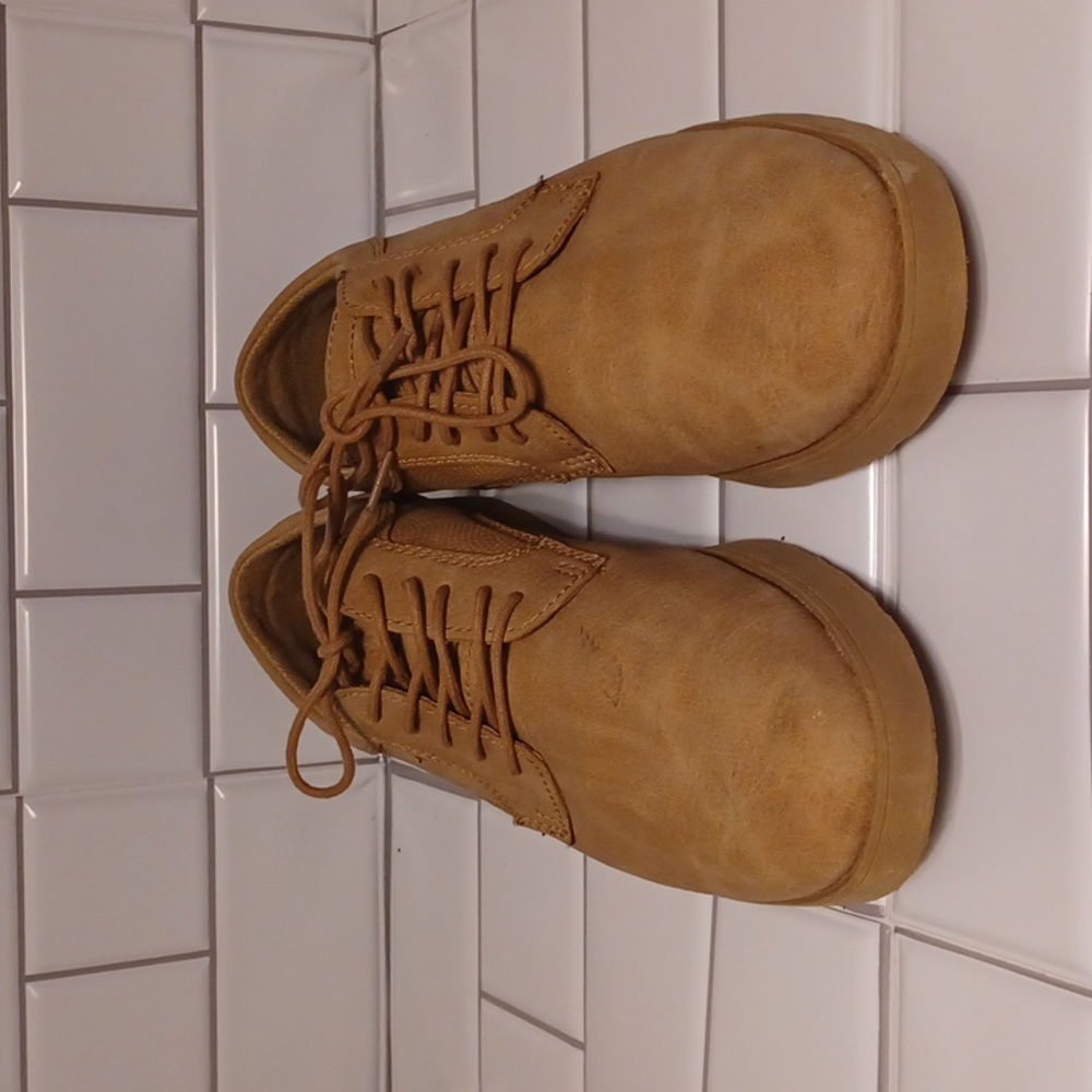 mens Bass shoes sizs 9